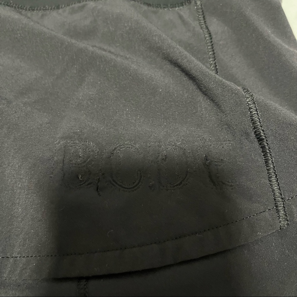 Black 6 Reg Lululemon Speed up Shorts - Picture 6 of 6